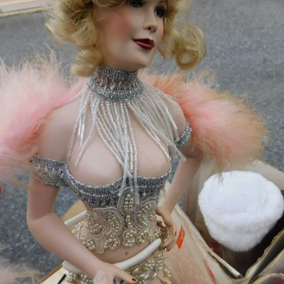 Paradise Galleries Yvette Las Vegas Porcelain Doll